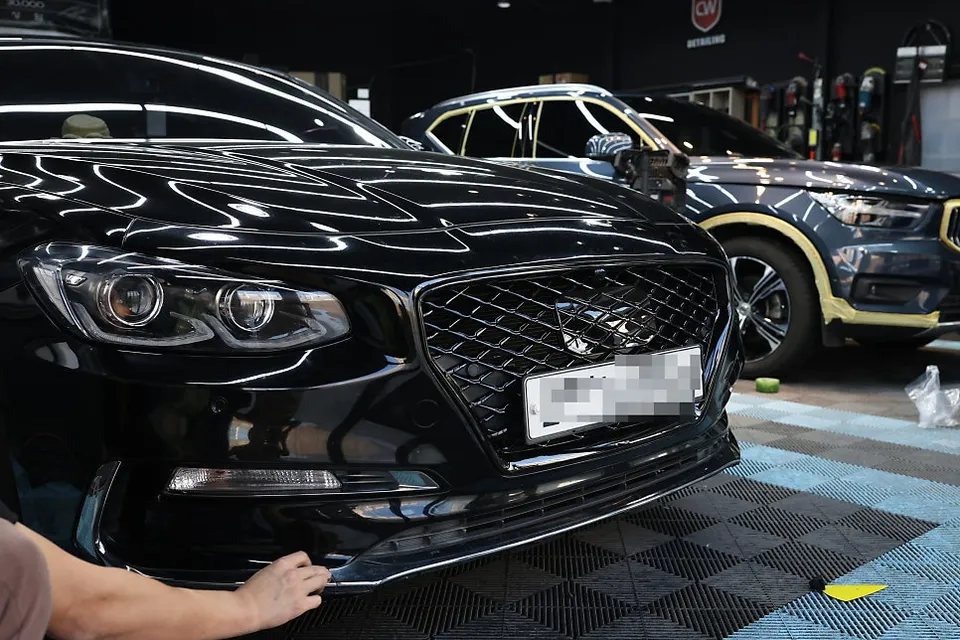 Hyundai Azeraのカーラッピング事例|費用目安と仕上がり 施工写真 2-3