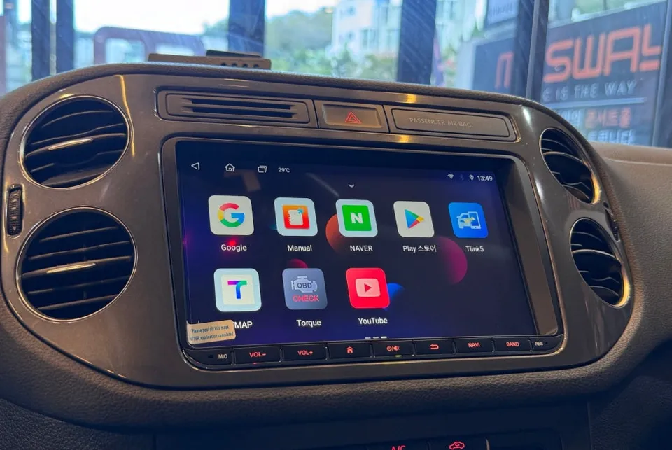 Volkswagen TiguanのAndroid Auto・CarPlay取付事例 施工写真 3