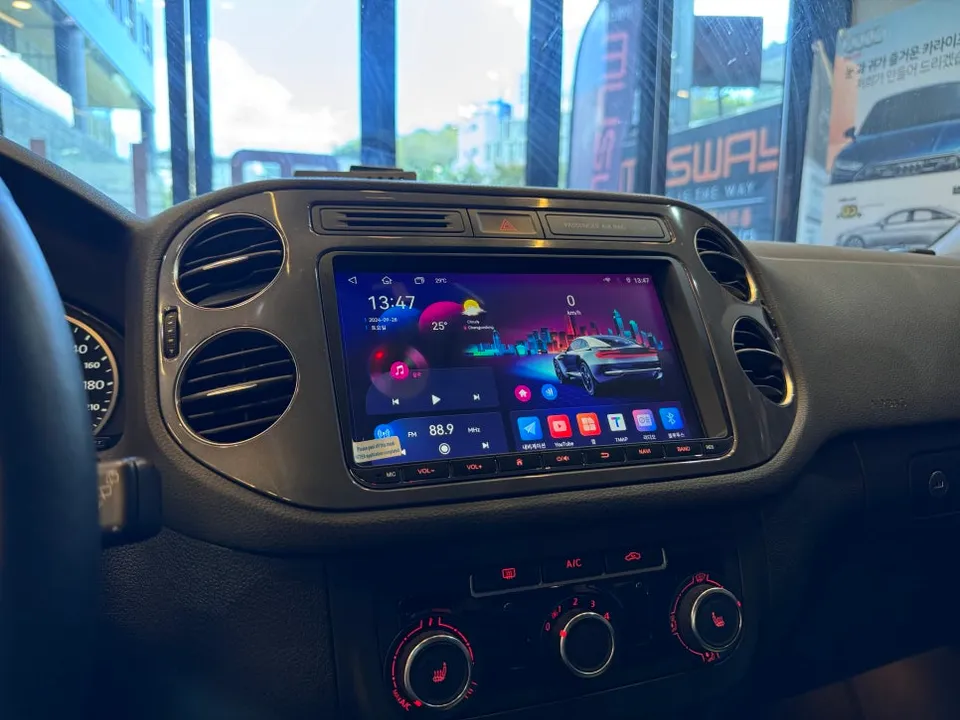 Volkswagen TiguanのAndroid Auto・CarPlay取付事例 施工写真 6