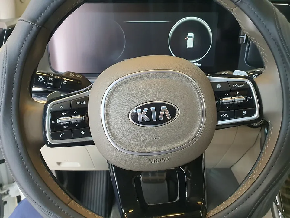 Kia Carnival body kit - Kia Carnival Body Kit Installation Review photo 4