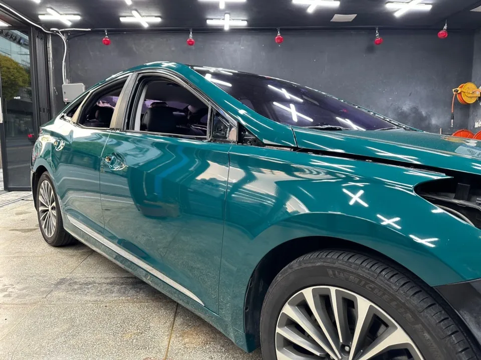 Hyundai Grandeur HGのカーラッピング事例 施工写真 4-2