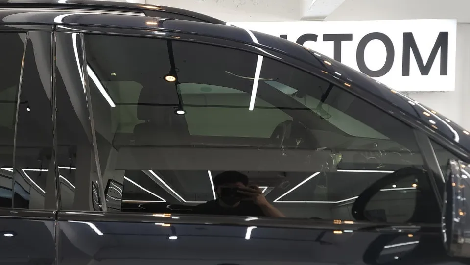 ポルシェ カイエンのカーフィルム施工事例|費用目安・仕上がり 施工写真 2-1
