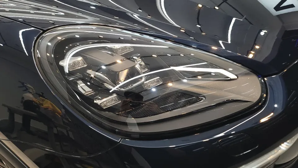 ポルシェ カイエンのカーフィルム施工事例|費用目安・仕上がり 施工写真 2-3