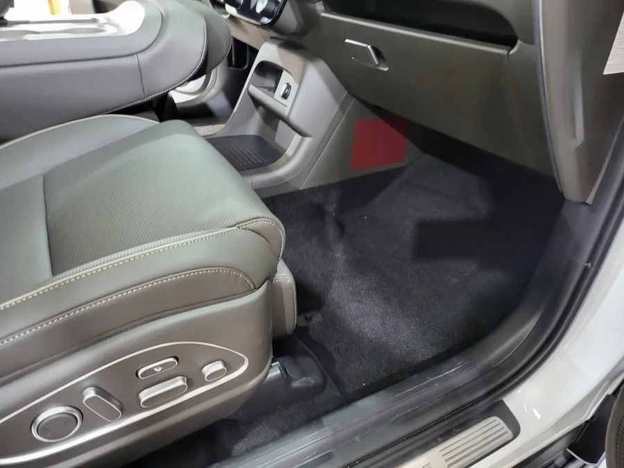 Kia Palisade LX3のドライブレコーダー取付事例 施工写真 5