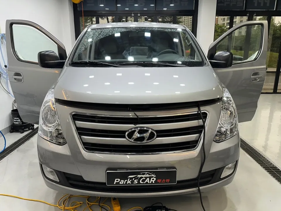 Hyundai Starexのカーフィルム施工事例｜費用目安・仕上がり 施工写真 4