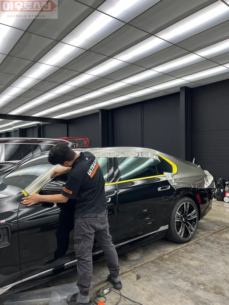 BMW 7 Seriesのカーラッピング事例|費用目安・仕上がり 施工写真 3-1