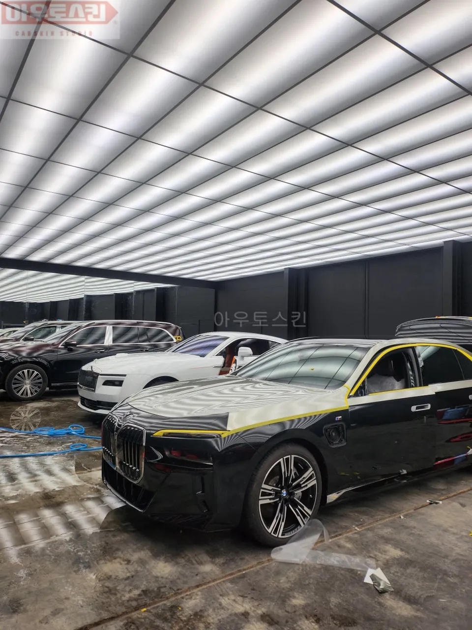 BMW 7 Seriesのカーラッピング事例|費用目安・仕上がり 施工写真 2-2