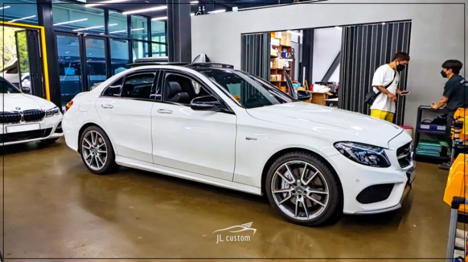 Mercedes-Benz C43 AMG Ventilated Seats Review — Enhanced Comfort photo 2