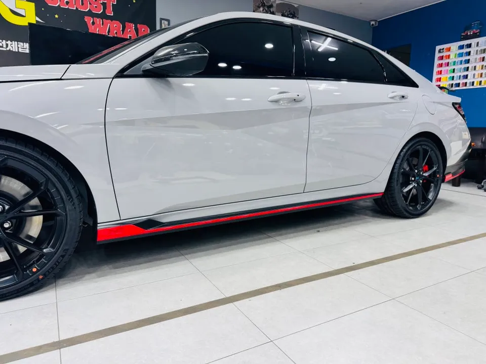 Hyundai Elantra N vinyl wrap - Hyundai Elantra N Vinyl Wrap Review: Chic Black Point Upgrade photo 4