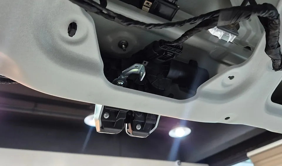 Kia Sportage NQ5 oem options - Kia Sportage NQ5 Power Liftgate Retrofit Review photo 5