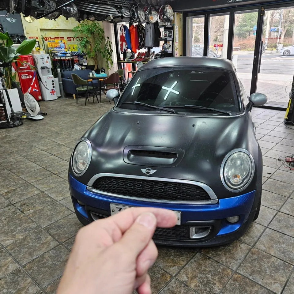 BMW MINI Cooper dash cam installation result