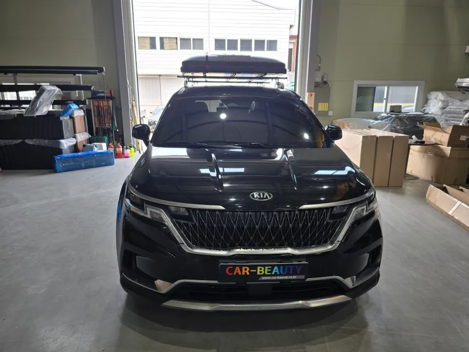 Kia Carnival KA4のカーラッピング事例|費用目安・仕上がり 施工写真 1-3