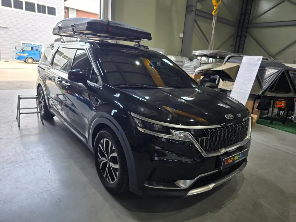 Kia Carnival KA4のカーラッピング事例|費用目安・仕上がり 施工写真 2-3