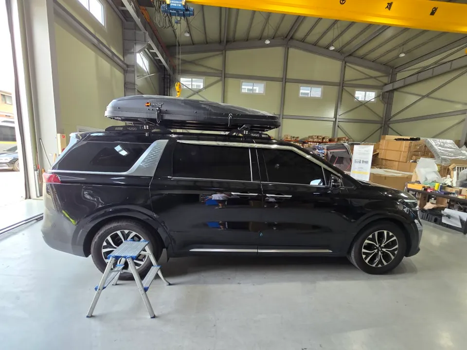 Kia Carnival KA4のカーラッピング事例|費用目安・仕上がり 施工写真 3-3