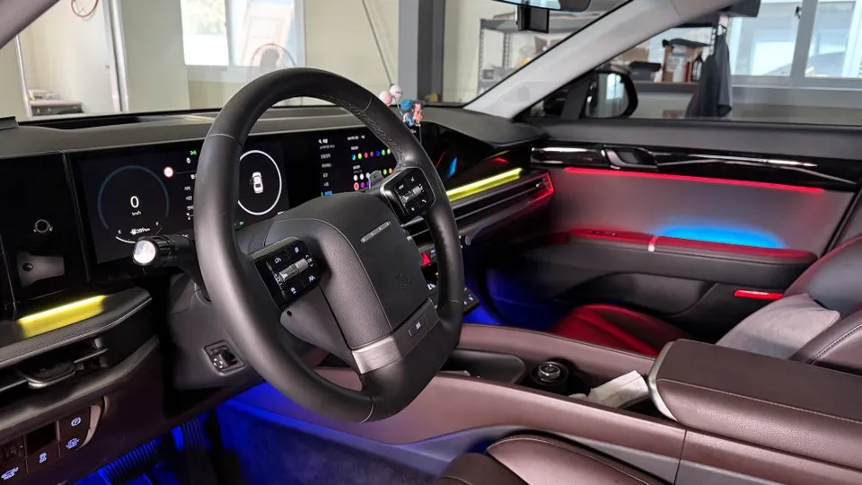 Hyundai Grandeur GN7 ambient lighting - Hyundai Grandeur GN7 Ambient Lighting Review: Cost & Results photo 5