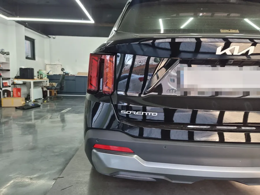 Kia Sorento MQ4 Audio Upgrade Review: Slim Woofer photo 2