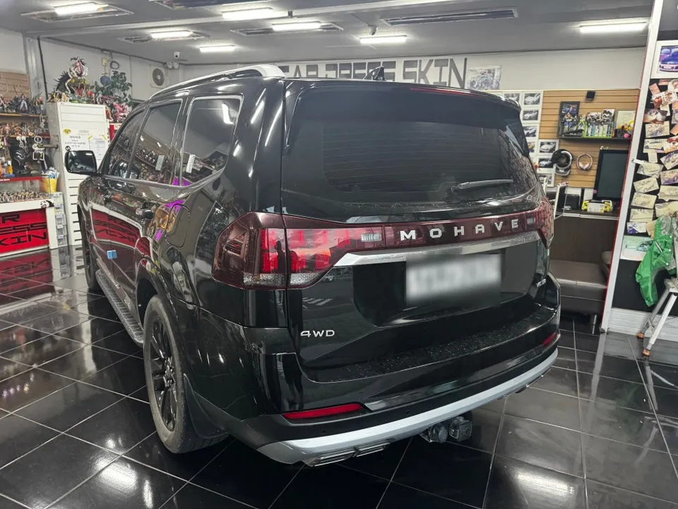 Kia Mohave The Masterのカーラッピング事例|クローム除去 施工写真 3-1