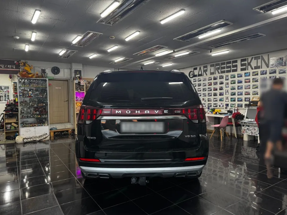 Kia Mohave The Masterのカーラッピング事例|クローム除去 施工写真 1-2