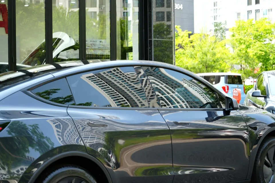 Tesla Model Y Juniper window tinting - Tesla Model Y Juniper Window Tinting Review — Enhanced Clarity photo 4