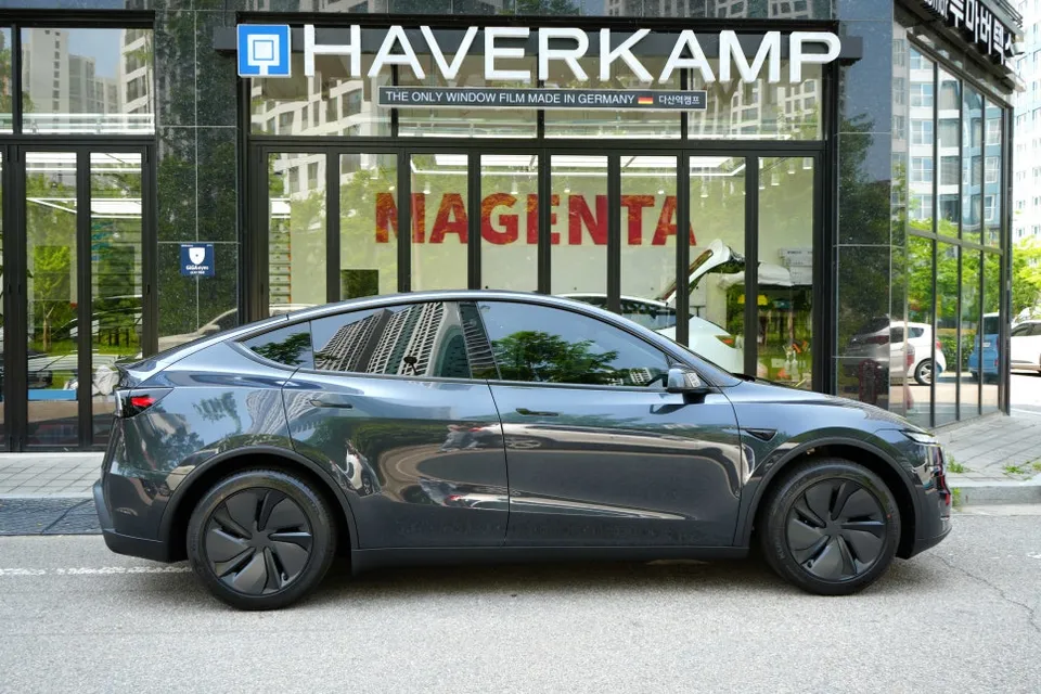 Tesla Model Y Juniper window tinting - Tesla Model Y Juniper Window Tinting Review — Enhanced Clarity photo 6