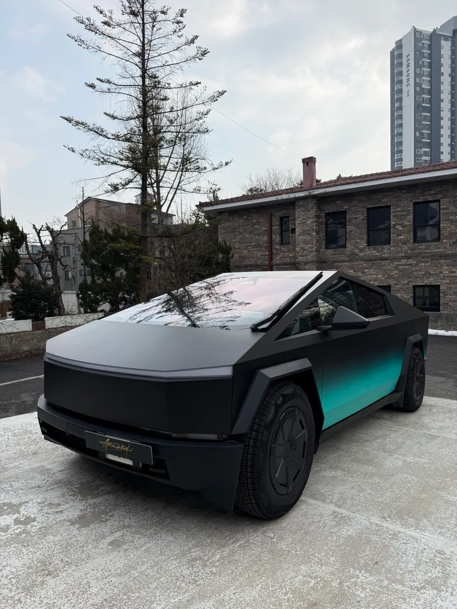 Tesla Cybertruck PPF施工事例|無光ブラックの魅力と費用目安 施工写真 1-3