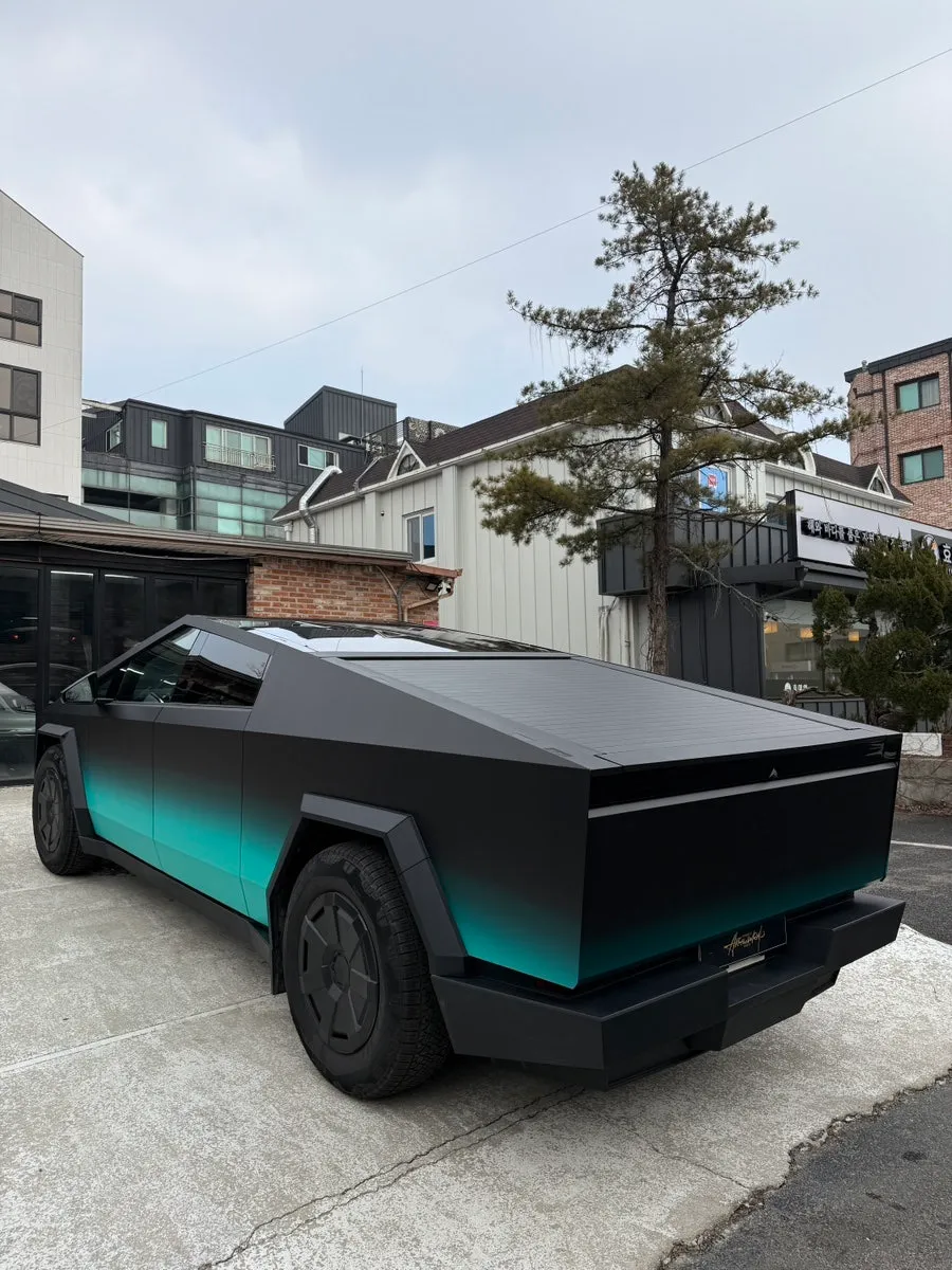 Tesla Cybertruck PPF施工事例|無光ブラックの魅力と費用目安 施工写真 3-3
