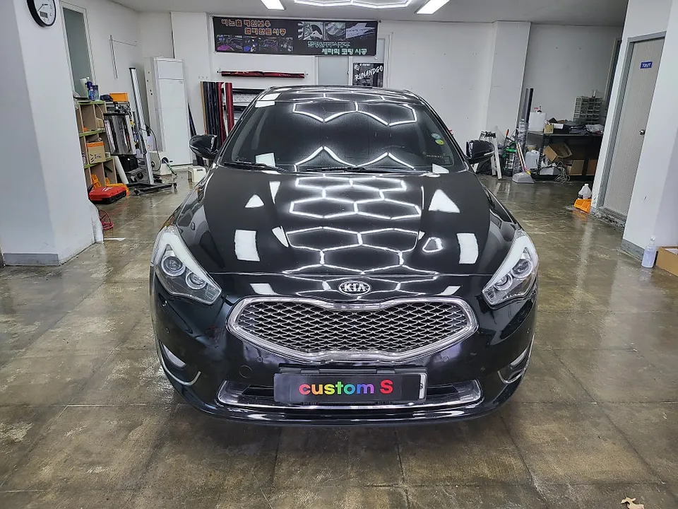 Kia K7のカーラッピング事例｜費用目安・仕上がり 施工写真 1-1