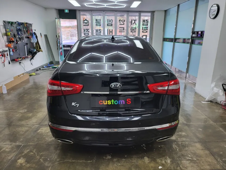 Kia K7のカーラッピング事例｜費用目安・仕上がり 施工写真 3-1
