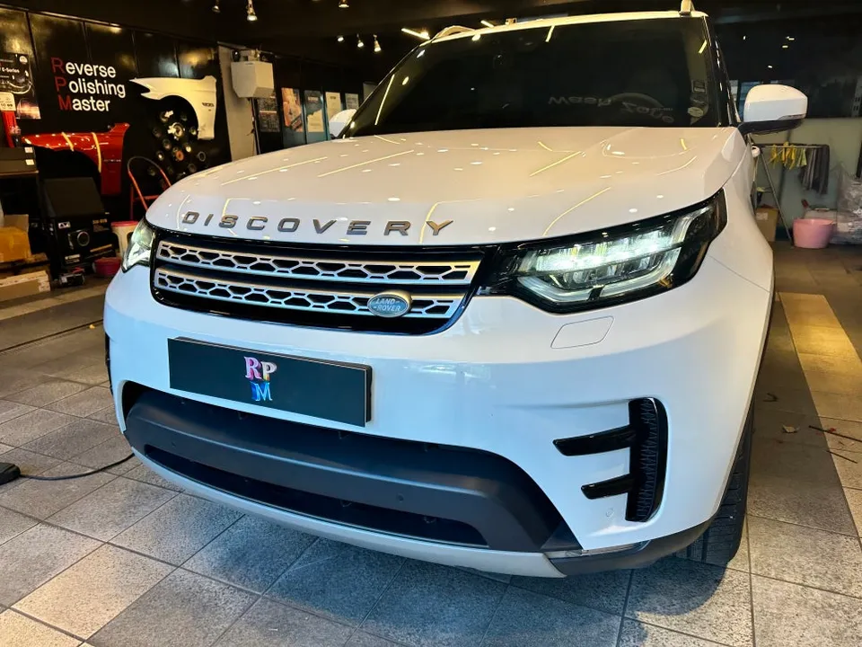 Land Rover Discovery ambient lighting installation result