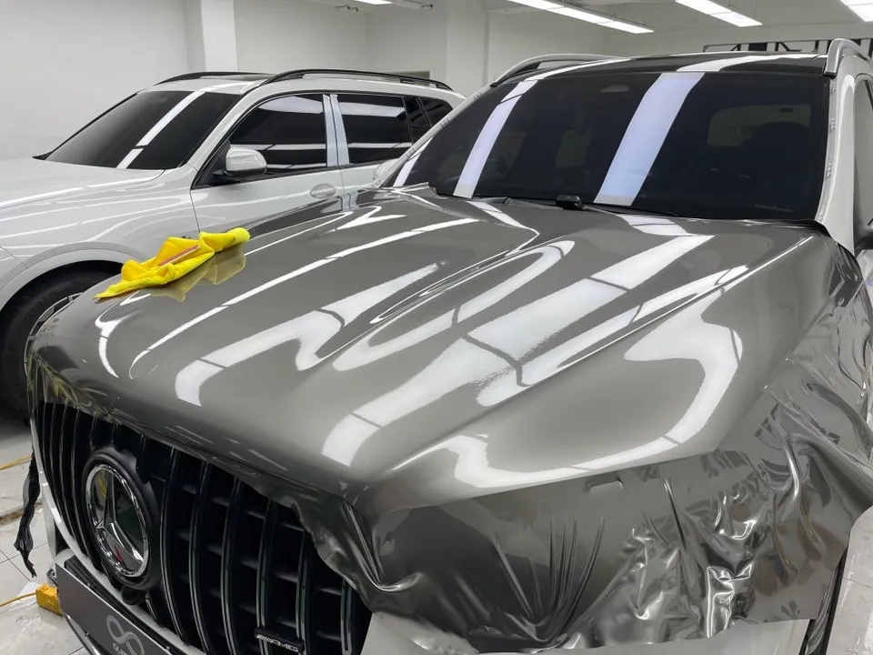 Mercedes-Benz GLSのカーラッピング事例|デュオトーン化で個性を演出 施工写真 1-2
