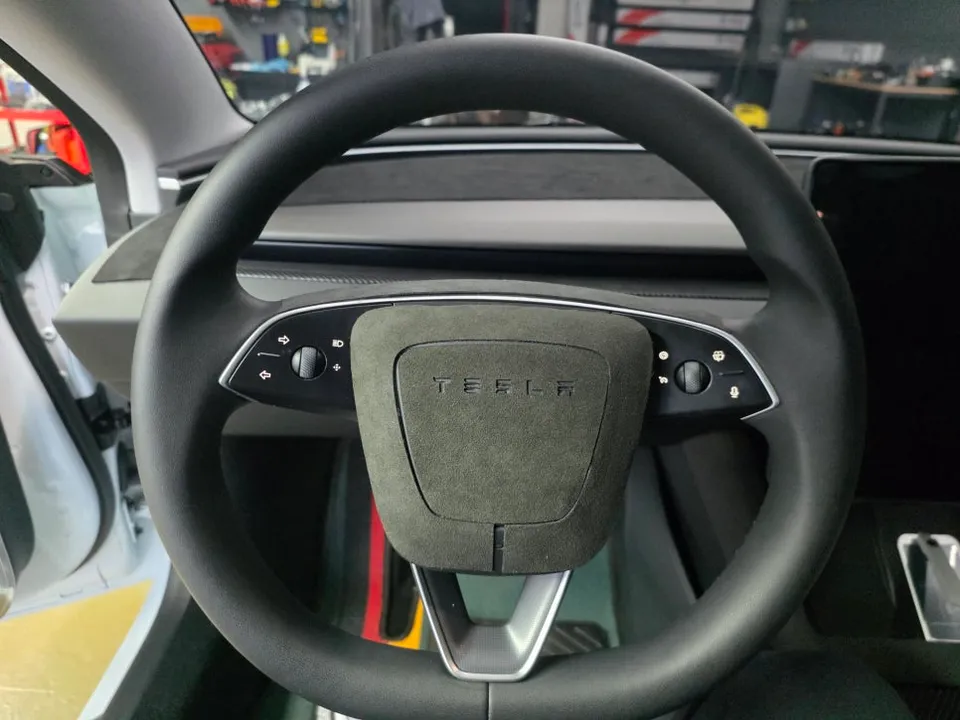 Tesla Model 3 Highland Tuning: Gear Lever, Wiper & Light Lever Up photo 2