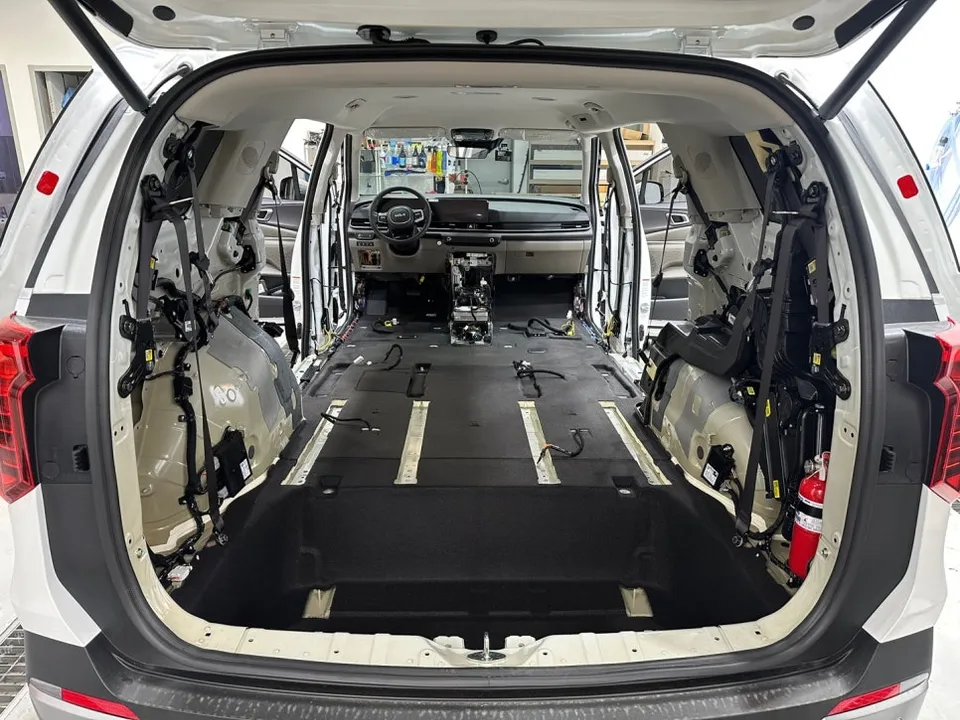 Kia Carnival PPF施工事例|費用目安と仕上がり 施工写真 3-2