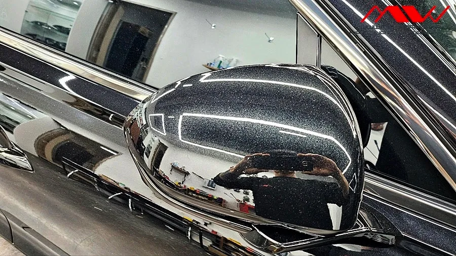 Genesis G80 RG3のカーラッピング事例:クロームブラック化 施工写真 3-2