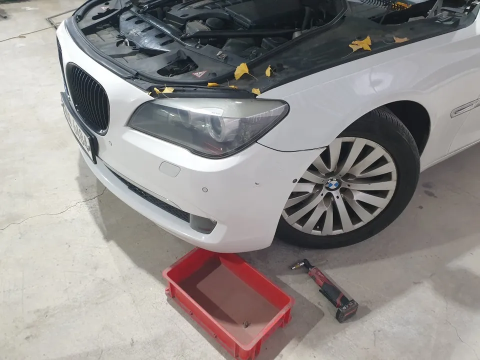 BMW 7 Series Auto Body Repair Review - Expert Refinishing photo 2