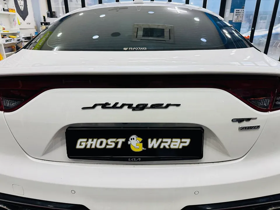 Kia Stinger vinyl wrap - Kia Stinger Vinyl Wrap Review: Black Lettering Upgrade photo 4