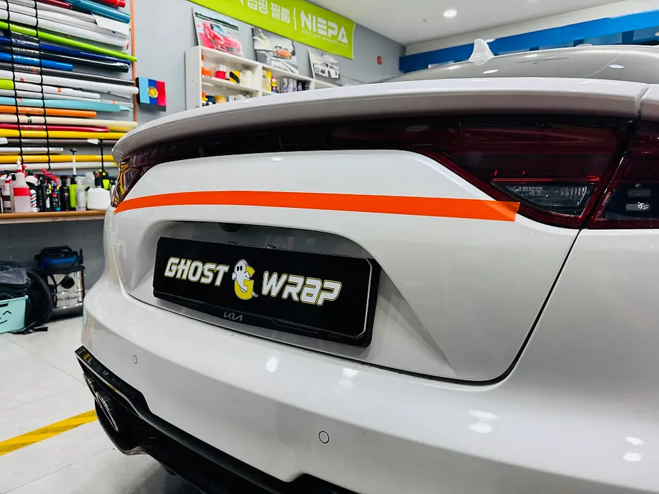 Kia Stingerのカーラッピング事例 施工写真 4-1