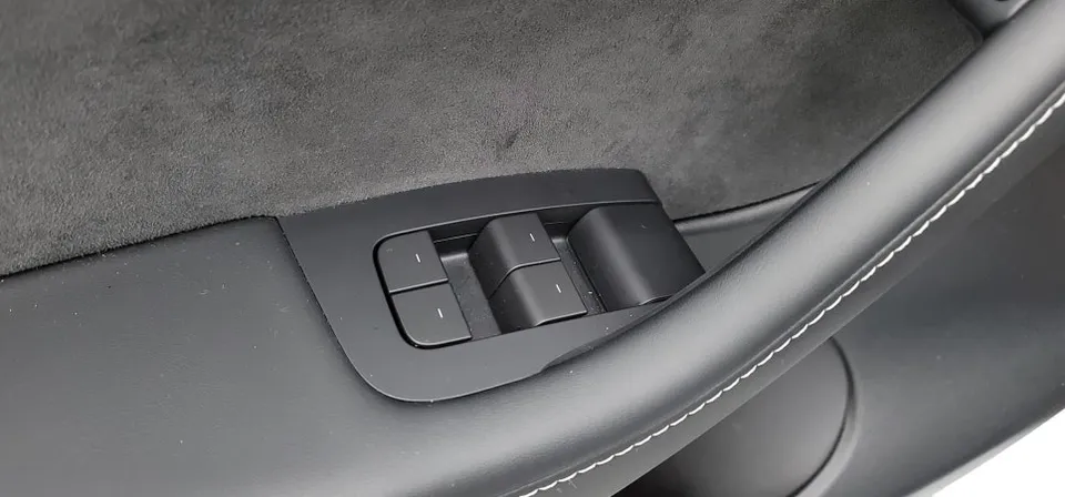 Tesla Model Y ceramic coating - Tesla Model Y Ceramic Coating Review: Enhanced Shine & Protection photo 3