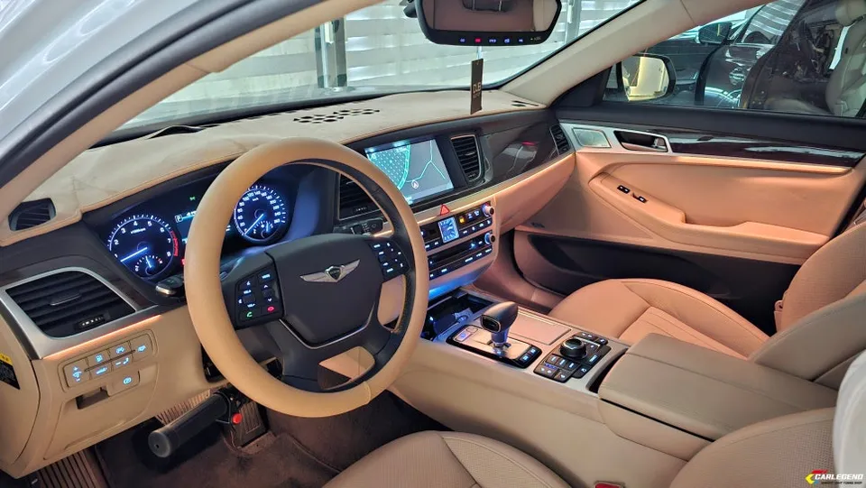 Hyundai G80 ambient lighting - Hyundai G80 Ambient Lighting Review: Custom vs. OEM photo 5