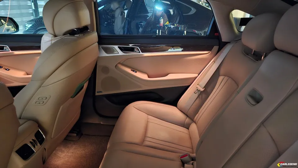 Hyundai G80 ambient lighting - Hyundai G80 Ambient Lighting Review: Custom vs. OEM photo 7