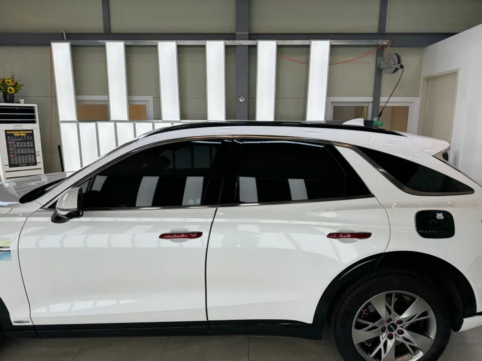 Genesis GV70 PPF施工事例|窓枠クロームラッピング 施工写真 4-1