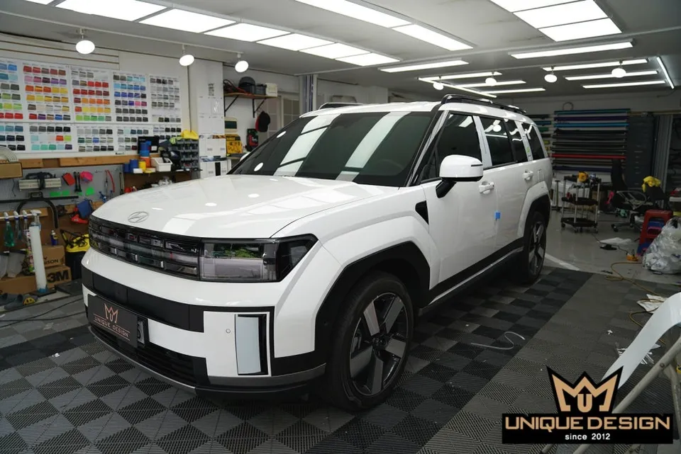 Hyundai Santa Fe Window Tinting Review — Black Ink Chrome Delete photo 4