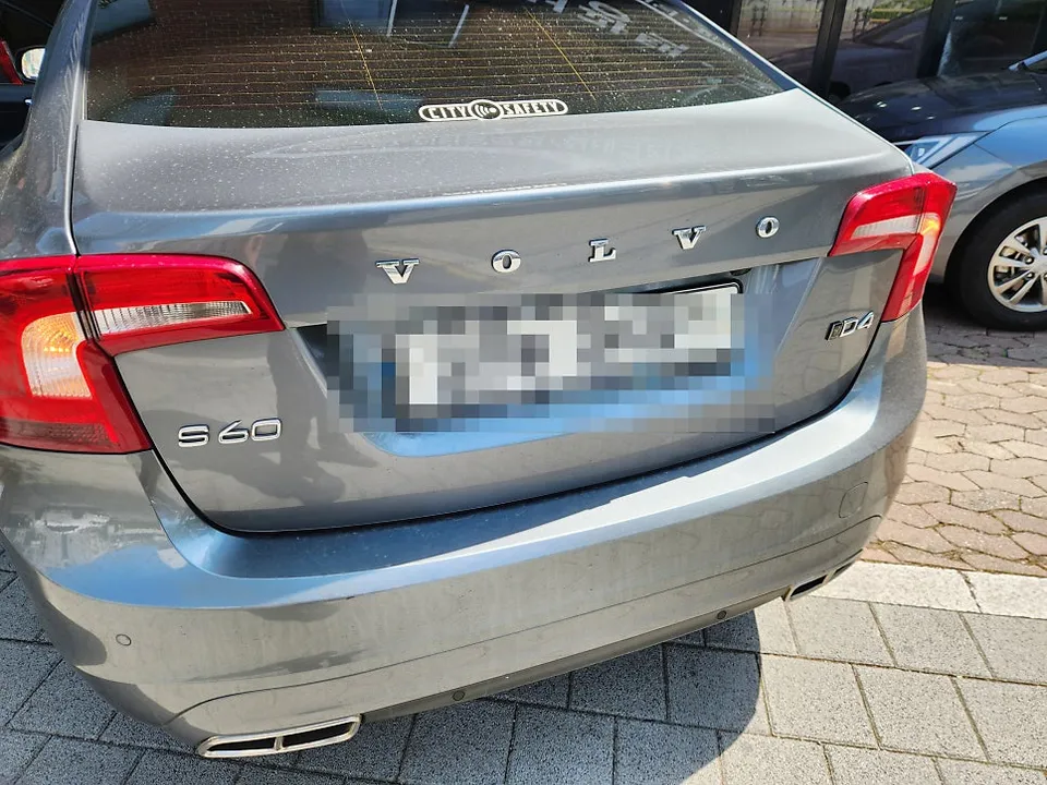 Volvo S60 body repair - Volvo S60 Body Repair & Painting Review: Cost Savings photo 3