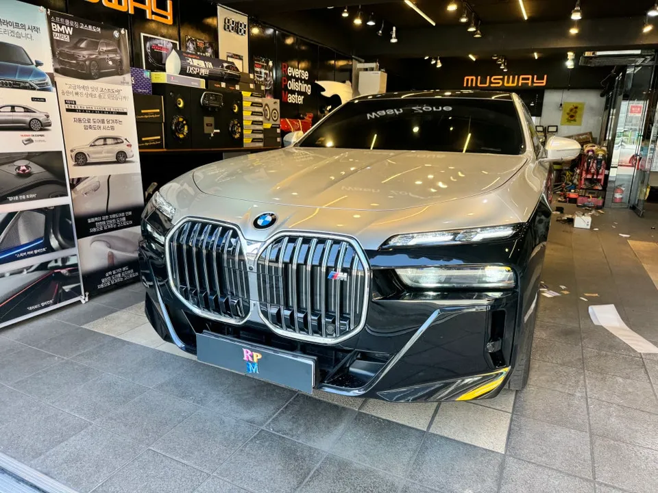 BMW 7 Series Ambient Lighting Upgrade Review