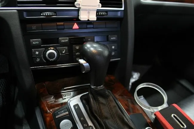 Audi A6 C6 steering wheel - Audi A6 C6 Steering Wheel Customization Review — Enhanced Interio photo 3