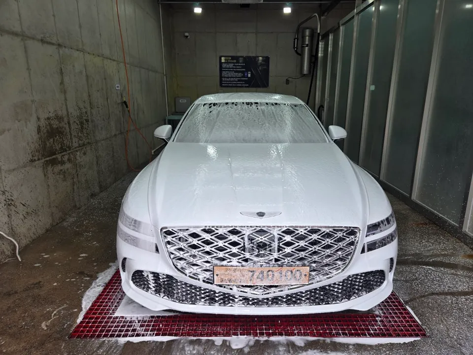 Genesis G80 PPF施工事例｜費用目安と仕上がり 施工写真 3-1