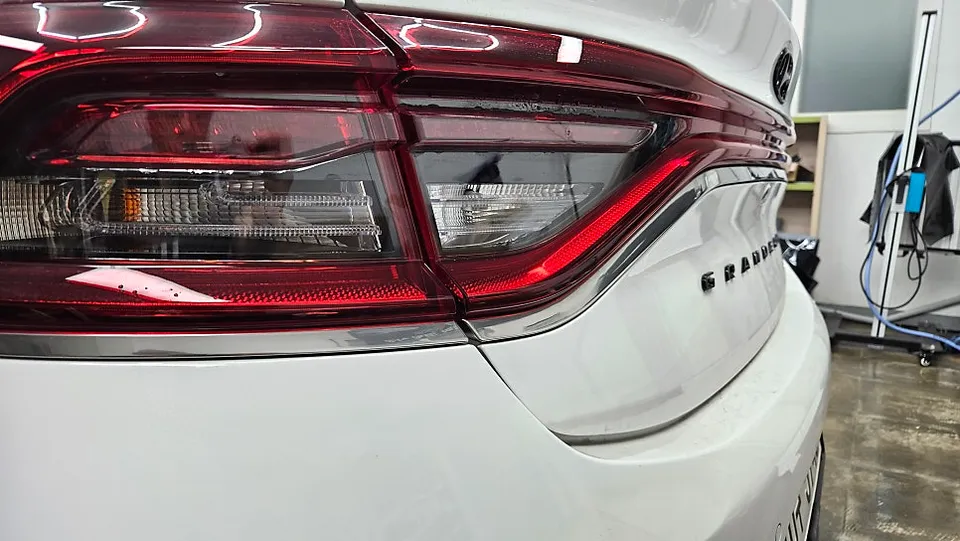 Hyundai Grandeur IGのカーラッピング事例｜費用目安・仕上がり 施工写真 3-2