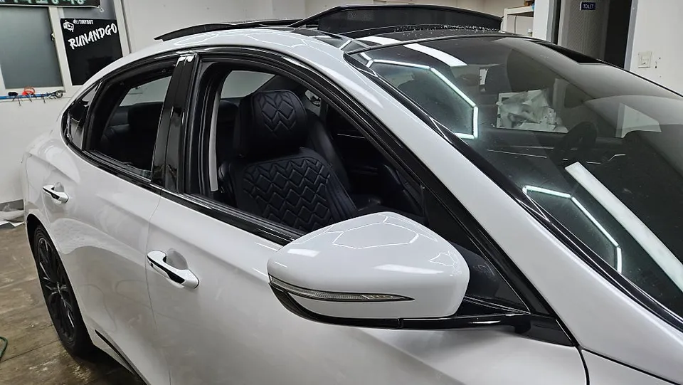 Hyundai Grandeur IGのカーラッピング事例｜費用目安・仕上がり 施工写真 3-3