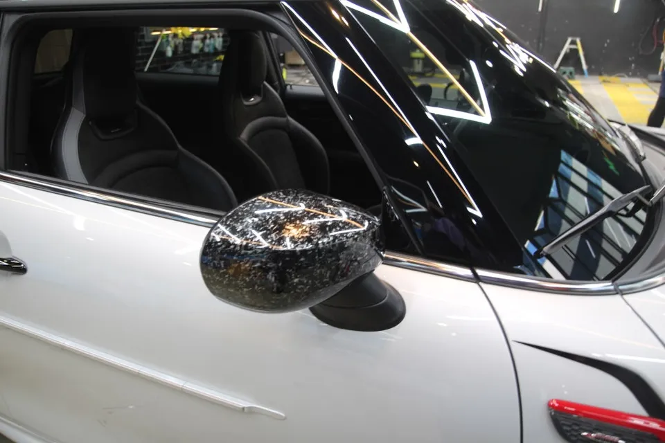 MINI MINIのカーラッピング事例｜費用目安・仕上がり 施工写真 2-1