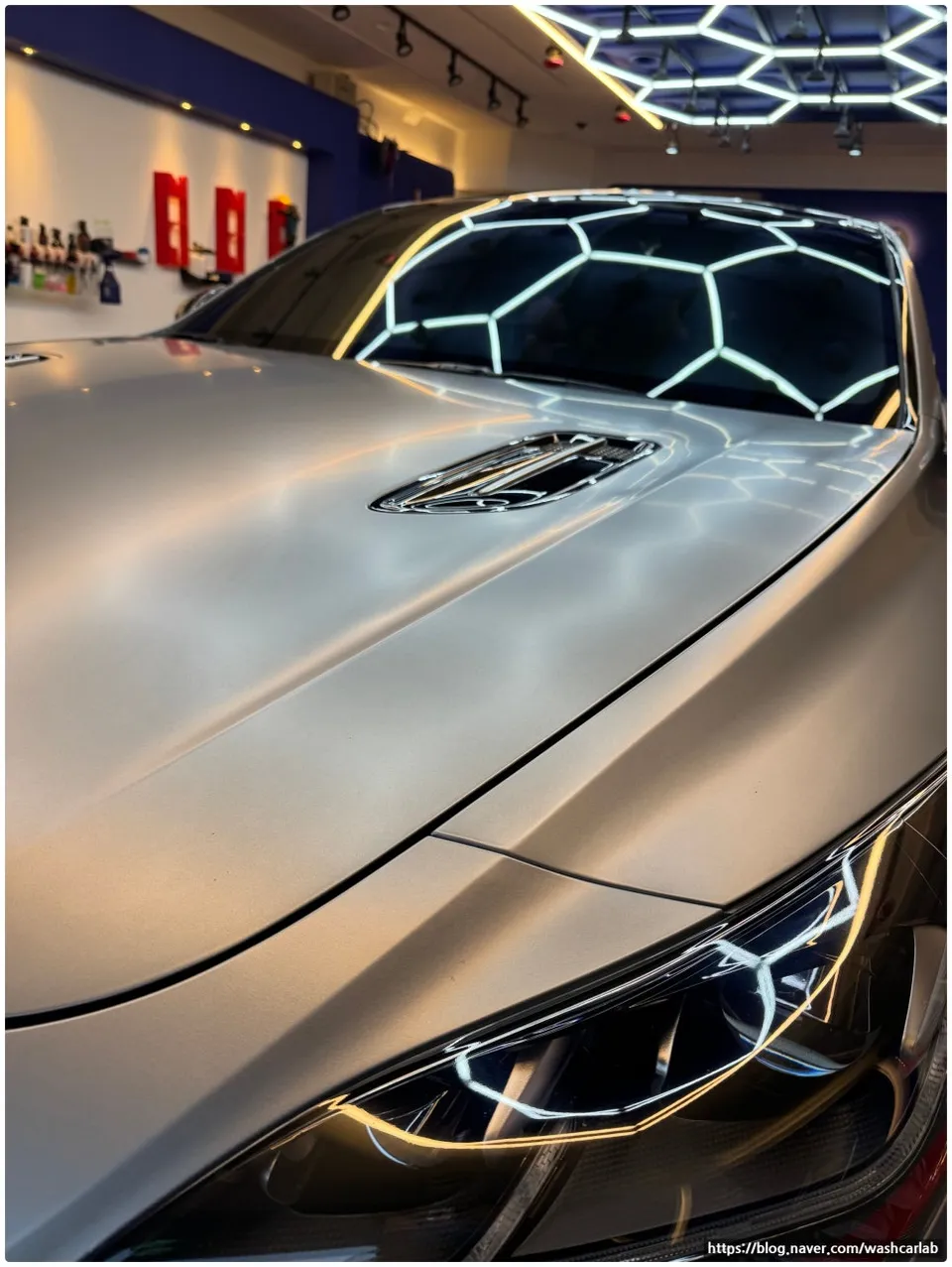 Kia Stingerのガラスコーティング事例|費用目安・仕上がり 施工写真 1-2