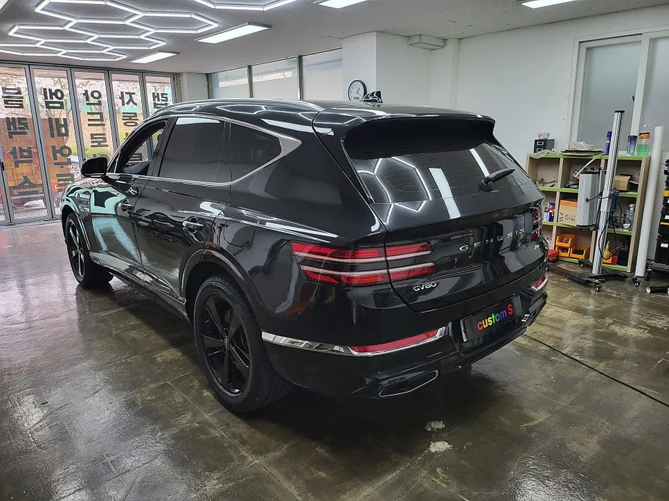 Genesis GV80 vinyl wrap installation result